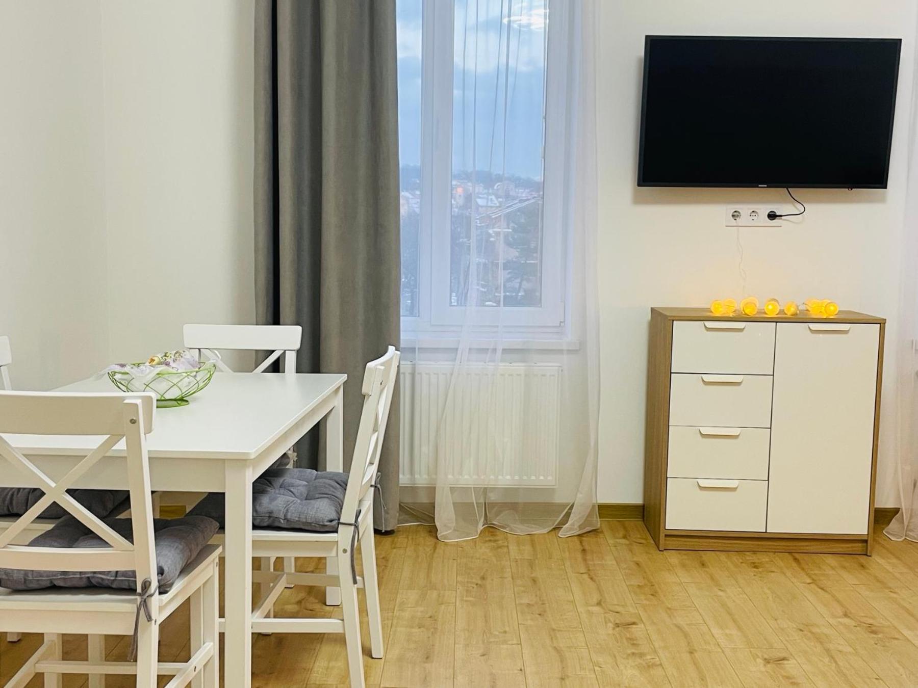 На Куліша 3, Сучасні Апартаменти Біля Оперного Lviv Exteriör bild